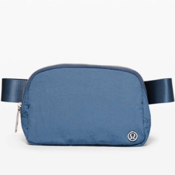 NWT ORIGINAL OG Lululemon Everywere Belt Bag Code Blue - Picture 2 of 16